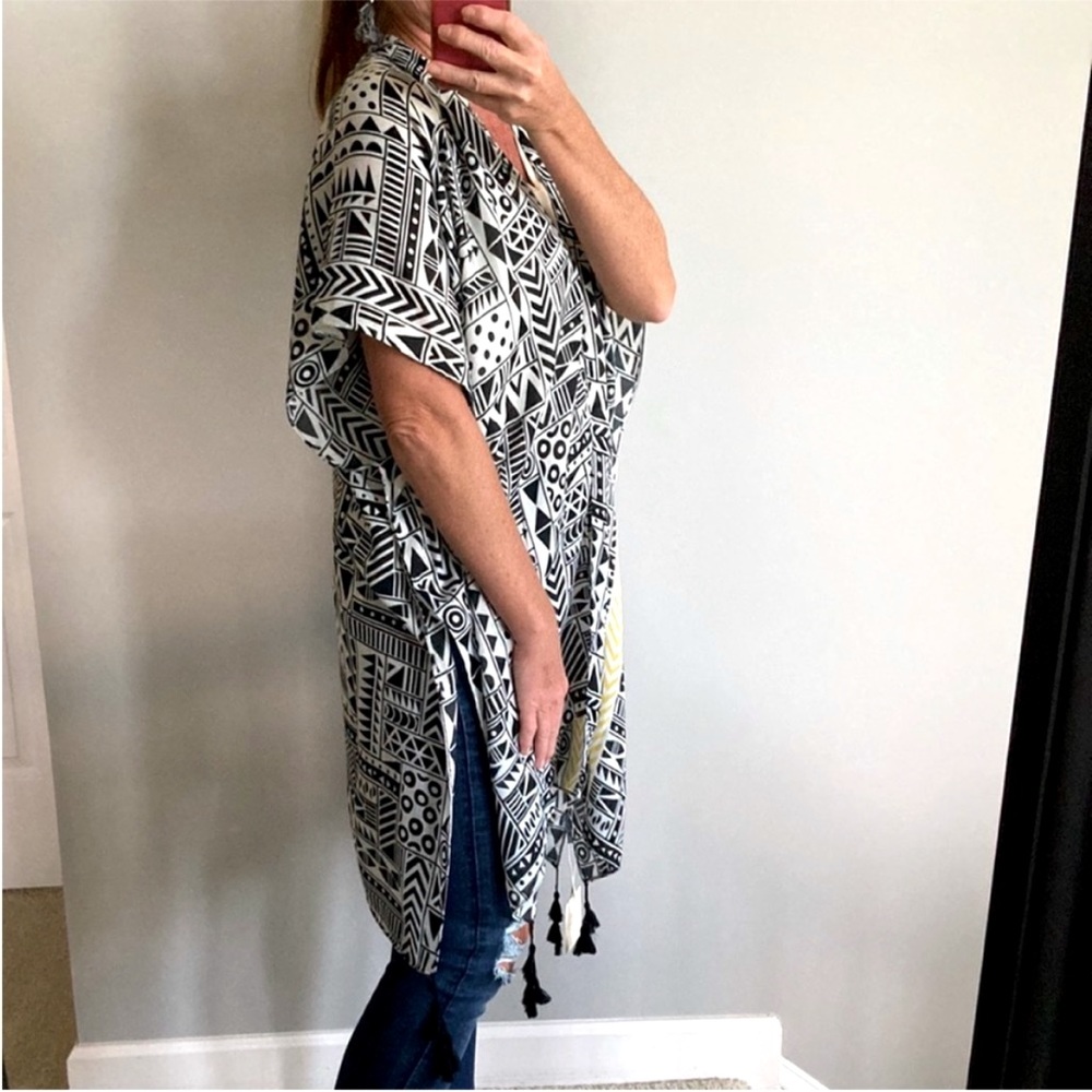 Black White Yellow Geo Print Boho Kimono - Picture 4 of 10